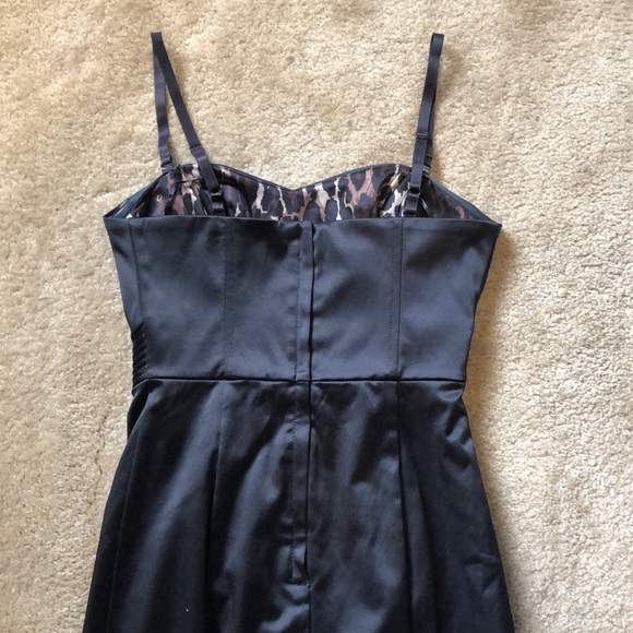 Excellent condition Black Guess Dress. Size 1. - Picture 4 of 4